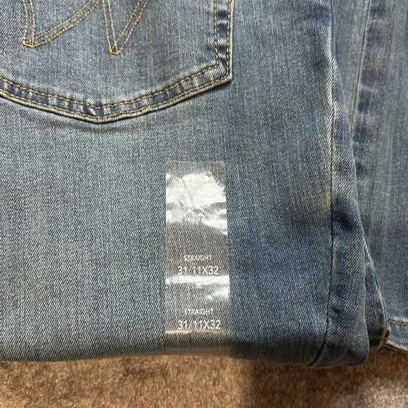 🤠 Wrangler Ladies’ NWT Straight-Leg Western Jeans – Light Wash Perfection! 🤠 - Picture 13 of 16